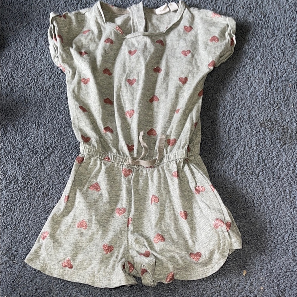 GAP Kids Gray Romper with Pink Hearts